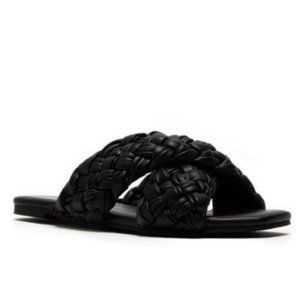 !! NEW !! Braided Slide Sandals in Black